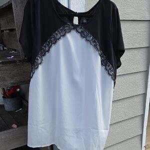 Worthington 2x - Elegant Black and White Lace Trim Top